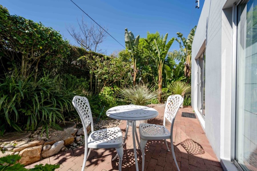 5 Bedroom Property for Sale in Signal Hill Western Cape